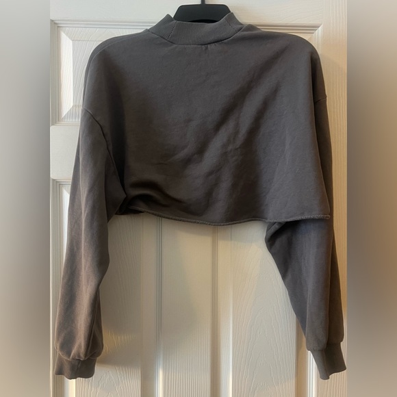 H&M Divided Cropped Sweatshirt Size M - Picture 3 of 4